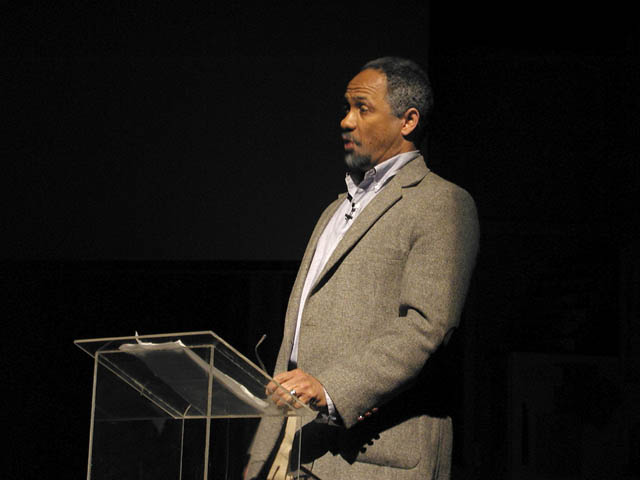 P4216261a